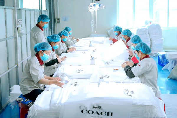 Tại sao nên chọn In Quang Trung cung cấp vải không dệt PP?